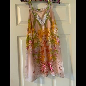 Beautiful floaty floral sleeveless top